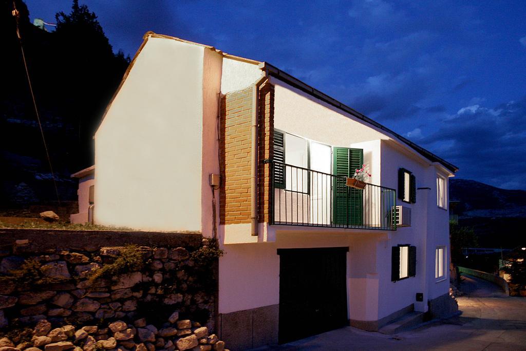 Holiday Home Miklica Klis Exterior photo